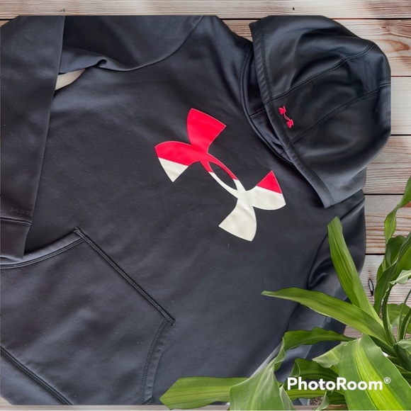 Under Armour Other - UNDER ARMOUR XL black boy’s sweatshirt with used hat